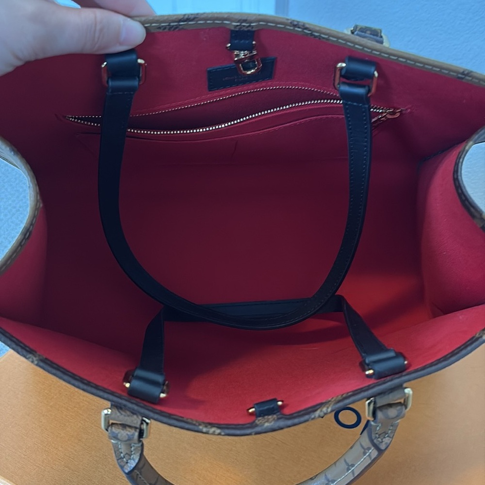 AUTHENTIC Louis Vuitton OnTheGo MM | LIKE NEW - Picture 9 of 12